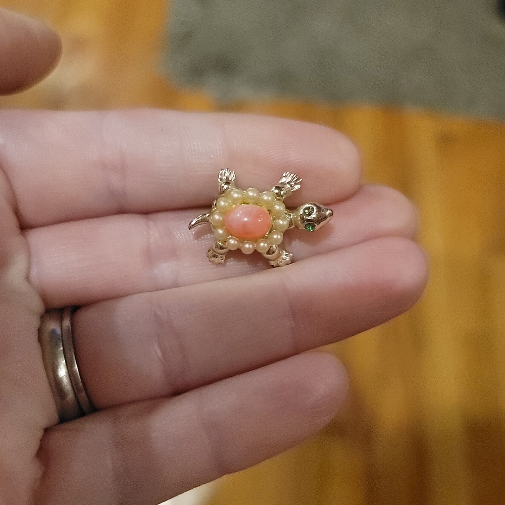 Tiny Turtle Brooch - image 2